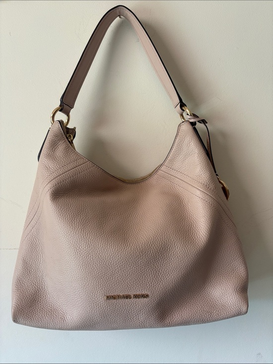 Michael Kors Handbags - Michael Kors Pale Blush Leather Hobo Bag with Gold Hardware